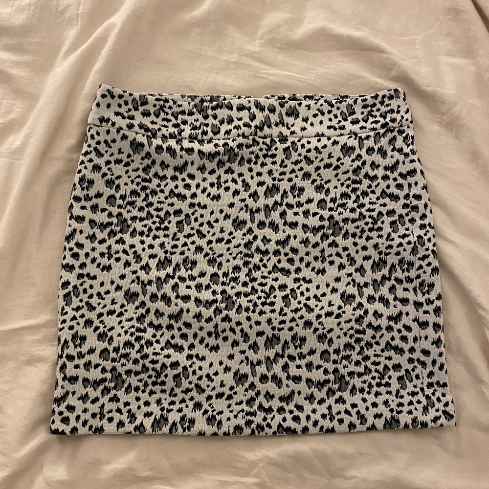 LOFT Leopard Print Pencil Skirt EUC